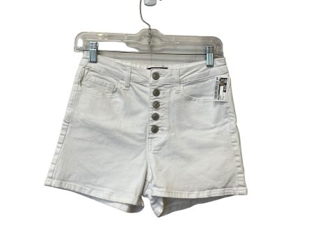 White Shorts Vervet, Size M Hot on Sale