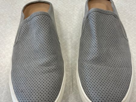 Shoes Flats By Steve Madden In Grey, Size: 7.5 on Sale