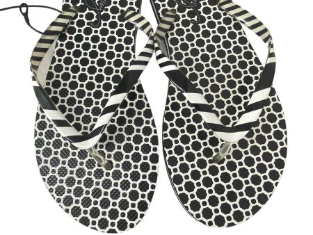 Black & White Sandals Flip Flops Vera Bradley, Size 10 Supply