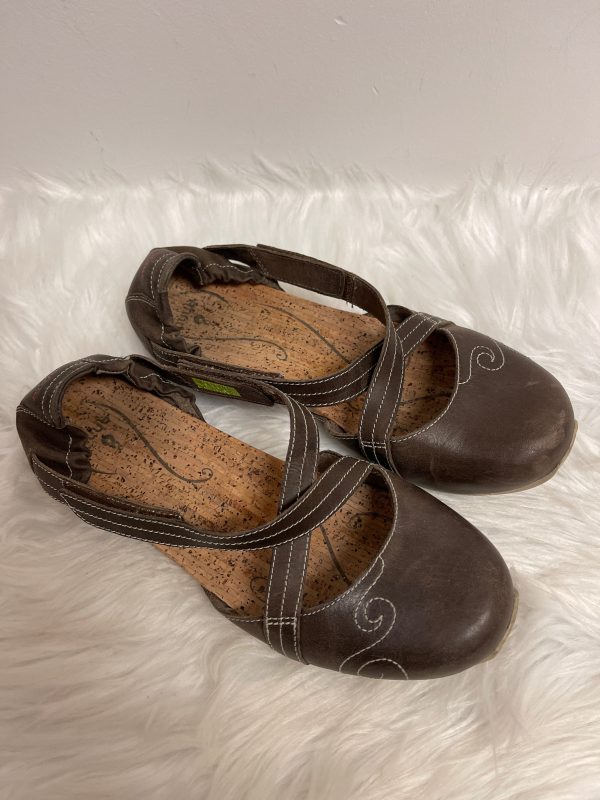 Brown Shoes Flats Clothes Mentor, Size 7.5 Discount