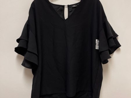 Black Top Short Sleeve Versona, Size M For Sale